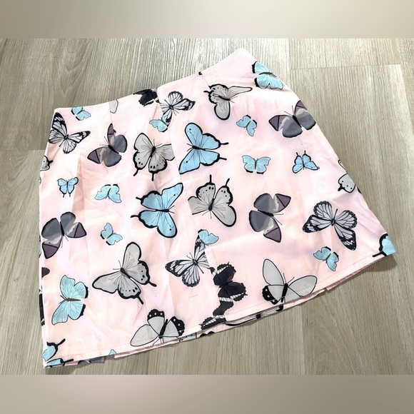 SHEIN Dresses & Skirts - Cute PINK BUTTERFLY Skirt. Size M